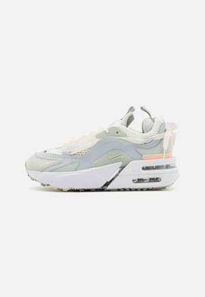 Nike Sportswear AIR MAX FURYOSA - Zapatillas - sail/crimson tint/pale ivory/light silver/football grey/white