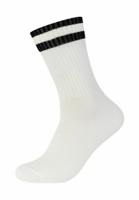 Weißer Sportsocken mit ribbeliger Textur, ausgestattet mit zwei schwarzen Streifen oben und einer verstärkten Zehenpartie für zusätzliche Haltbarkeit.
