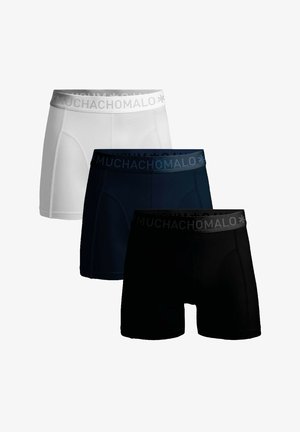 Triju boxeru apakšbikšu komplekts baltā, tumši zilā un melnā krāsā. Izgatavotas no mīksta auduma, ar logotipu aprīkotu jostu. Klasisks piegriezums ar gludu tekstūru.