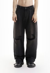 FAVELA HEAVY BAGGY DISTRESSED DIRT WASH UNISEX - Platūs džinsai - black washed