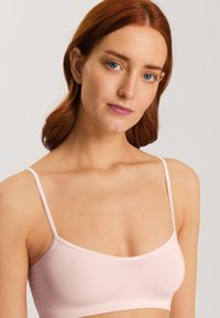 Hanro TOUCH FEELING - CROP - Topp - rose cream