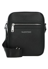 Borsa a tracolla nera Valentino realizzata in materiale testurizzato, con tasca frontale con zip, tracolla regolabile e dettagli in metallo argentato.