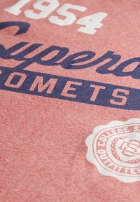Superdry & Co - T-shirt z nadrukiem