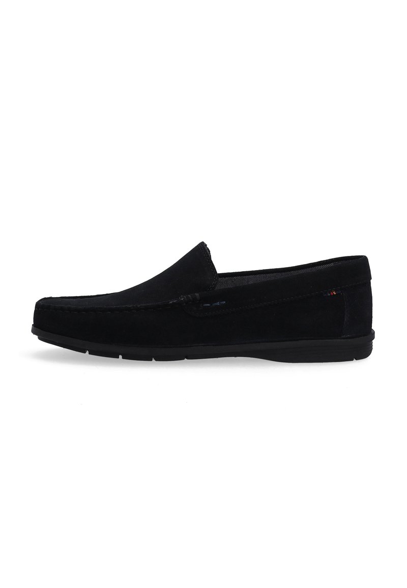 Sorte suede loafers med lav profil, rund tå og kontrasterende syninger. Slip-on design med struktureret krave og gummisål.