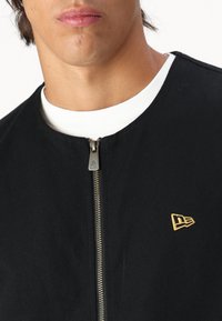 New Era UTILITY VEST - Vest - black