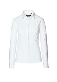 Biała koszula z długim rękawem w dopasowanym kroju, z klasycznym kołnierzykiem i zapięciem na guziki, wykonana z gładkiego, odpornego na zagniecenia materiału.