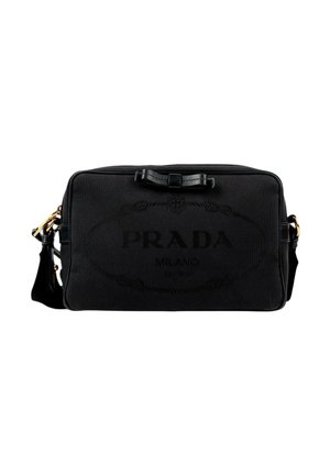 Sac bandoulière rectangulaire noir Prada Milano avec un petit détail nœud et une bandoulière réglable avec des éléments métalliques dorés.