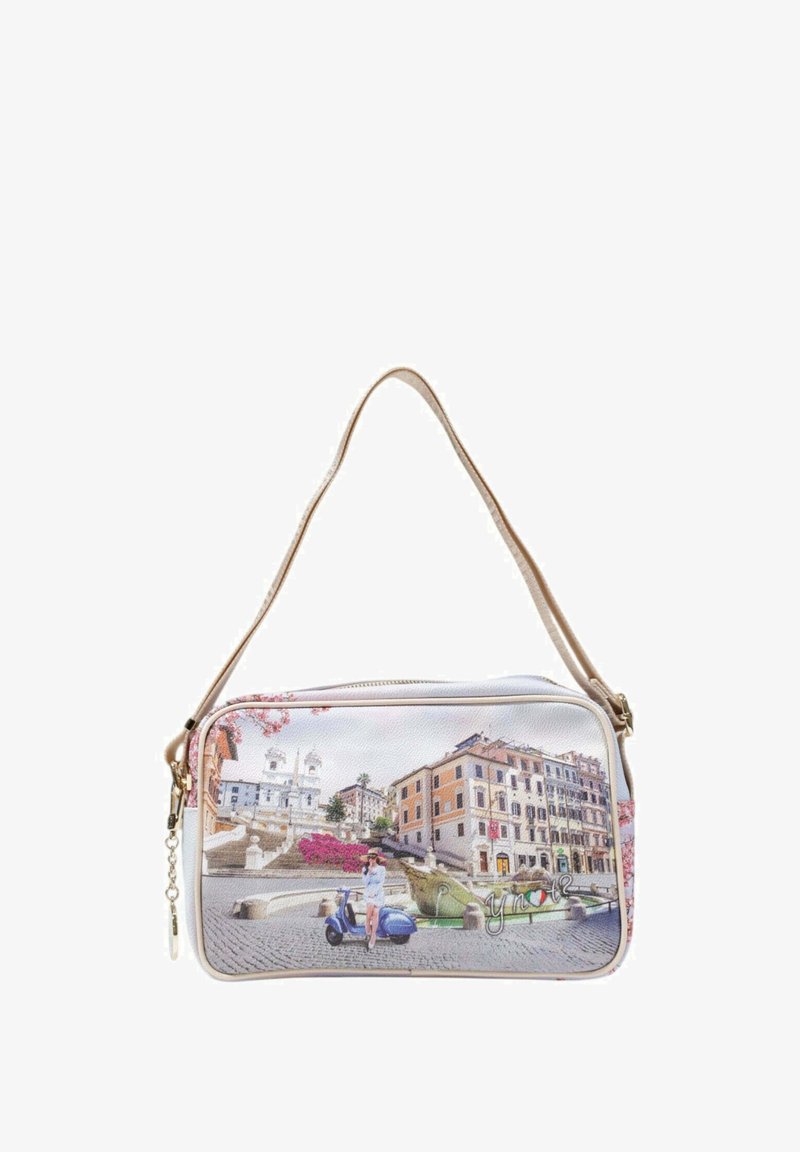 Borsa strutturata con uno sfondo chiaro, caratterizzata da una stampa di paesaggio urbano colorata, una chiusura con zip e una tracolla removibile.