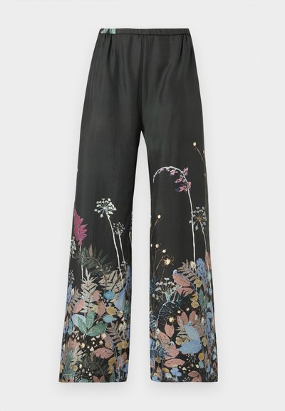 Μαύρο παντελόνι με φαρδιά μπατζάκια από απαλό ύφασμα, με φλοράλ μοτίβο σε παστέλ αποχρώσεις στο τελείωμα και ελαστική μέση για άνεση.