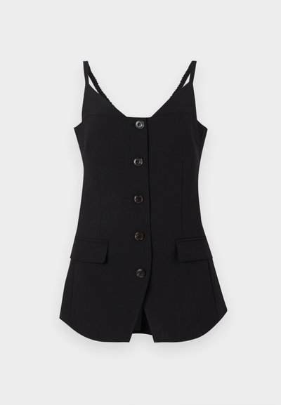 Top senza maniche nero con scollatura a V, sei bottoni frontali, due tasche laterali e spalline testurizzate. Tessuto liscio con vestibilità su misura.