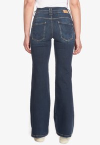 Jeans Femme Le Temps Des Cerises Bootcut - Taille W26 (36), Valeur 179€, Neuf Avec étiquettes