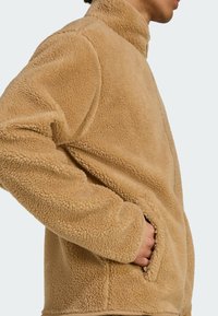 adidas Originals ESSENTIALS - Fleece jacket - cardboard