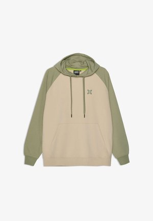 Hoodie met een beige lijf en groene raglanmouwen. Voorzien van een voorzak en een klein groen logo op de borst. Zachte stof.