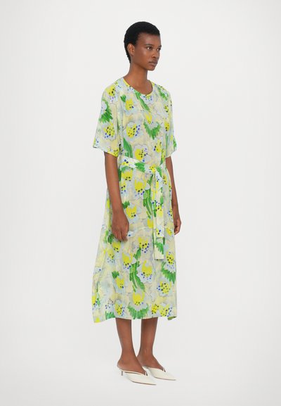 Henrik Vibskov FROWN DRESS - Freizeitkleid - spraycan white/green
