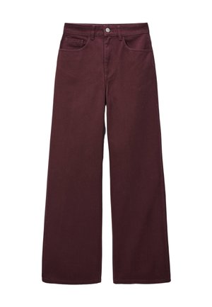 Jean large bordeaux en tissu mélangé coton. Doté d'un design classique à cinq poches, d'une fermeture à bouton et de détails de couture.