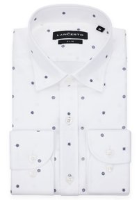 Biała, dopasowana koszula z granatowymi gwiazdkami, klasyczny kołnierzyk, mankiety na guziki oraz guziki przypominające perły. Metka z napisem "LANČERTO."