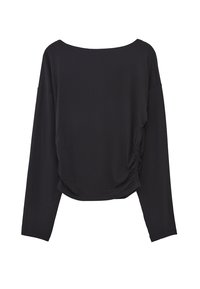 Svart långärmad topp i slät tyg med en vid halsringning och rynkad detalj på vänster sida. Avslappnad passform och minimalistisk design.