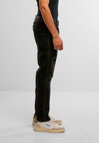 Thumbnail Image 4