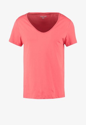 T-shirt corail à manches courtes avec un col en V, en coton doux. Texture lisse et coupe classique, idéal pour un look décontracté.