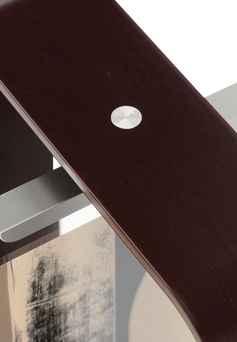 Ciemne drewniane powierzchnie o gładkim wykończeniu, z okrągłym srebrnym akcentem i eleganckim, metalowym wsparciem. Minimalistyczny design z prostymi liniami.