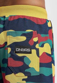 Dangerous DNGRS HIDE ME - Treniņtērpa apakšdaļas - camo