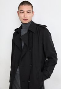 BOSS HYDE czarny