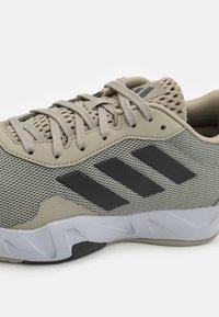 adidas Performance AMPLIMOVE - Treningssko - silver pebble/core black/dash grey