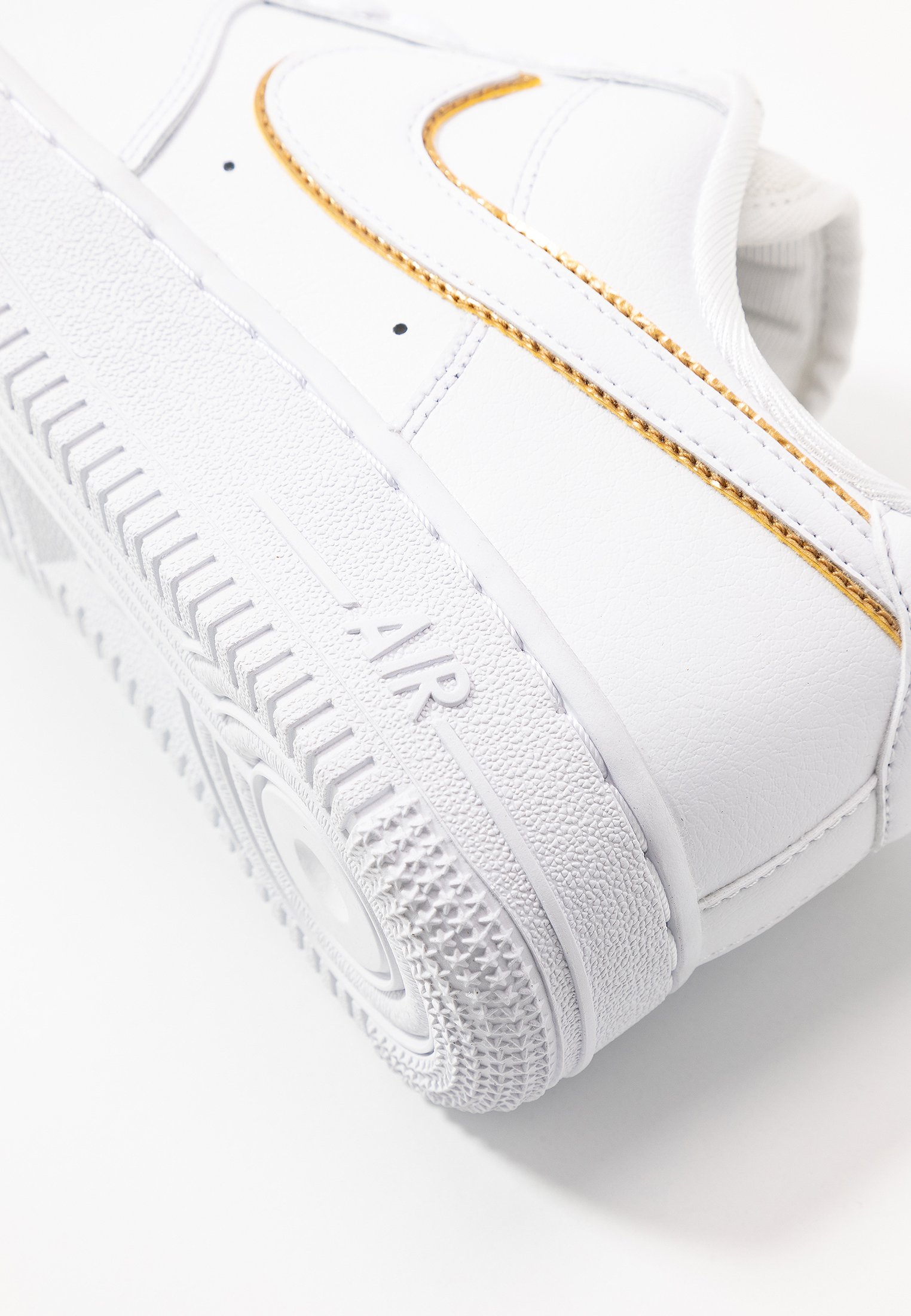 basket nike air force 1 femme goldbrose basket nike air force 1 femme goldbrose