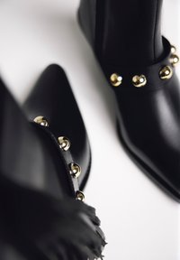 Gioseppo TACÓN FLECOS Y TACHAS CLARKSVILLE - Botines camperos - black