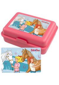 Lunch box rosa in plastica con un'illustrazione colorata di due ragazze con cavalli sul coperchio, circondata da motivi a forma di ferro di cavallo.