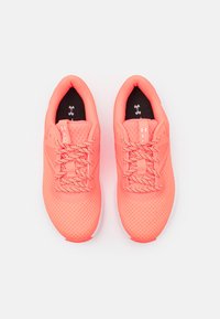 Under Armour CHARGED AURORA 2 - Sapatilha de treino - orange