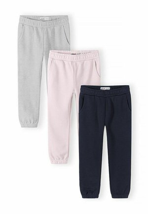 Trzy pary spodni dresowych z elastycznym pasem w kolorach jasnoszarym, delikatnie różowym i ciemnogranatowym, każda z bocznymi kieszeniami i marszczonymi ściągaczami.