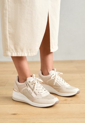 Sneaker low - cream comb