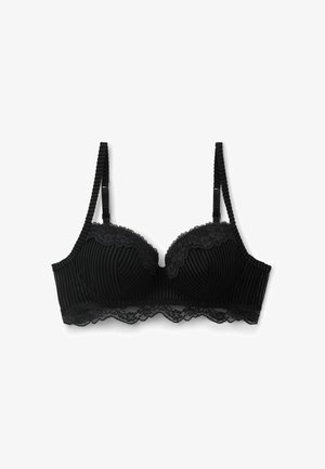 Schwarzer BH mit geripptem Stoff, Spitzenakzenten entlang der oberen und unteren Kanten, verstellbaren Trägern und einem strukturierten, gepolsterten Design.