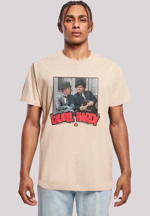 STAN LAUREL  OLIVER HARDY COMEDY DUO - T-Shirt print - sand