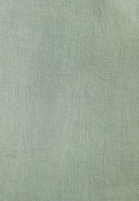 Thumbnail Image 4