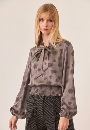 LAZADA CINTURA FRUNCIDA - Blusa - gris
