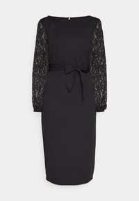 Robe noire avec des manches longues en dentelle, taille cintrée et ceinture nouée. Tissu lisse avec une silhouette épurée et droite et un col rond.