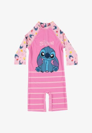 Costume da bagno per bambini rosa con maniche lunghe, caratterizzato da stampe del personaggio Stitch in blu e strisce orizzontali rosa sul corpo.