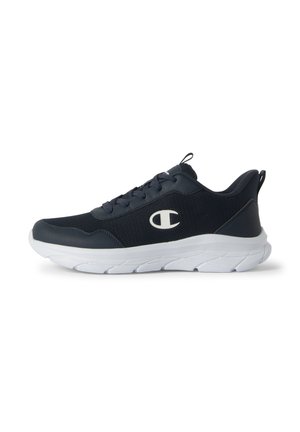 Sneaker sportiva in mesh nero e materiale sintetico con logo bianco sul lato e suola bianca spessa, vista dal lato esterno.