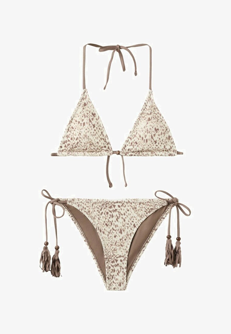 Zweiteiliger Bikini mit beige-braun gesprenkeltem Muster, Dreieck-Top mit Bändern zum Binden und passenden Höschen mit seitlichen Bändern und Quasten.