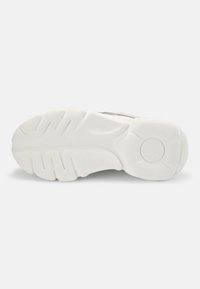 Buffalo CLD CORIN CHAIN - Sneakersy wysokie