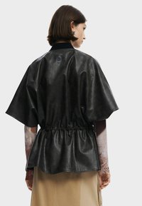 Desigual Poncho - brown