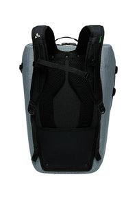 Grijze en zwarte rugzak met gewatteerde mesh-schouderbanden, ergonomisch ontwerp, verstelbare gespen en een gestructureerd stoffen oppervlak.