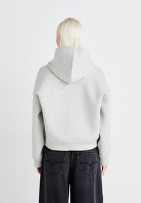 Thumbnail Image 4
