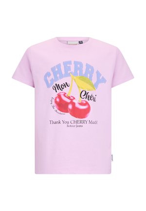 Hellviolettes T-Shirt mit Grafik von zwei roten Kirschen, grünem Blatt und dem Text "CHERRY Mon Chéri Thank You CHERRY Much! Retour Jeans."