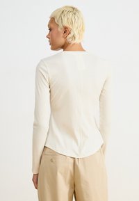 New Balance MICRO LONG SLEEVE - Μπλούζα με μακριά μανίκια - linen