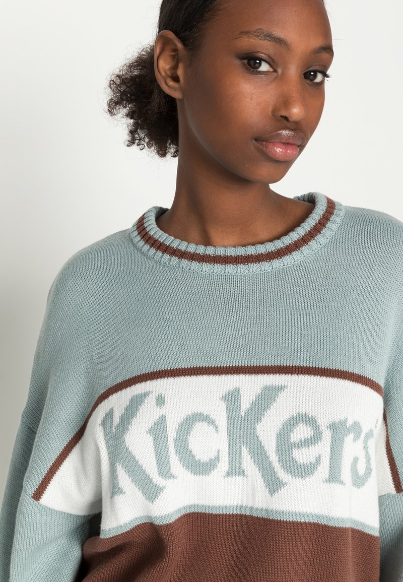 Damen Strickjacken | Kickers Classics BLUE BROWN LOGO Strickpullover blue/brown/blau - WH15259 Damen Strickjacken | Kickers Classics BLUE BROWN LOGO Strickpullover blue/brown/blau - WH15259