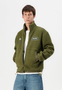 Red Bull Racing x Pepe Jeans EXPLORER  - Flīsa jaka - military green