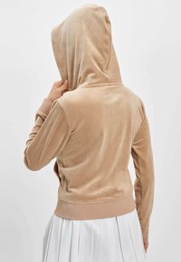 Juicy Couture ROBERTSON CLASSIC - Mikina so zipsom - brown